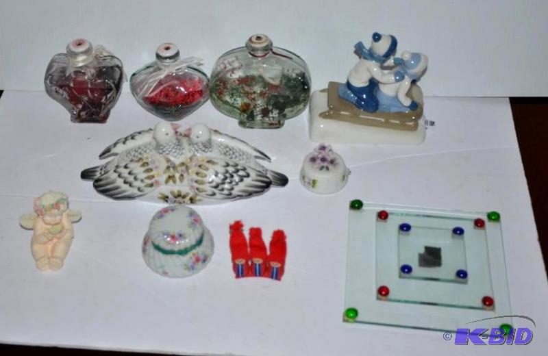lot 78 image: 3 glass oil lamps, porcelain doves, angel, sl...