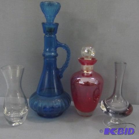 Genie Bottle, Vases