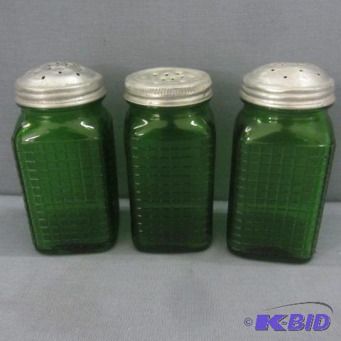 Green Depr Glass Shakers