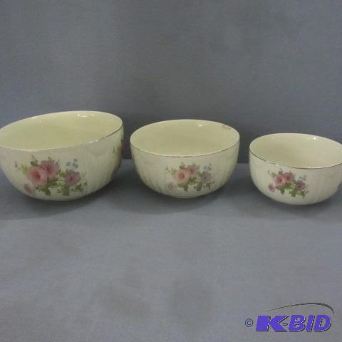Halls Mixing Bowls