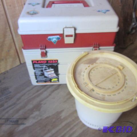 Plano 1233 Tackle Box, Minnow Bucket