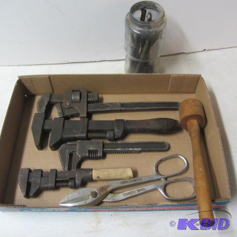 Monkey & Pipe Wrenches