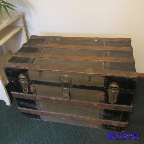 Traveling Trunk