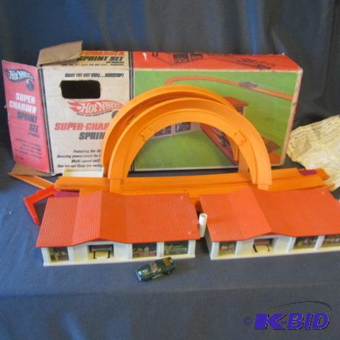 Hot Wheels Super Charger Race Set