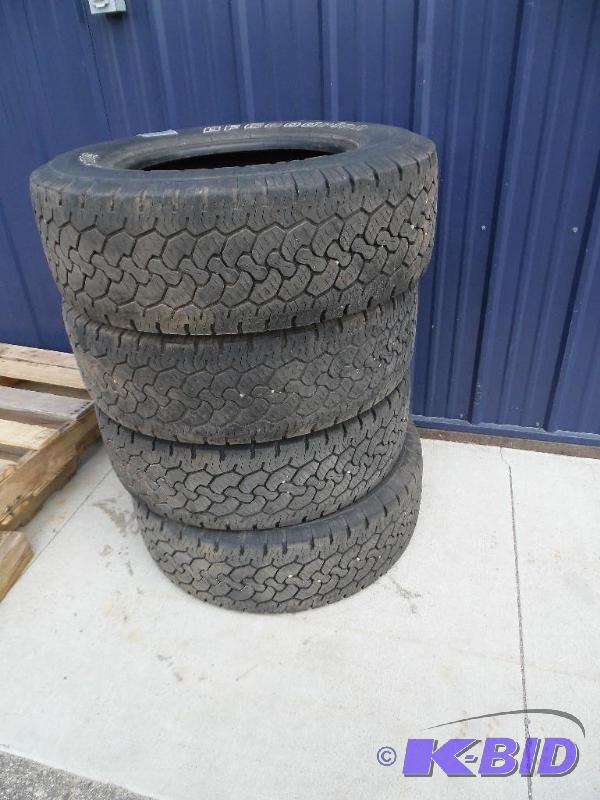 lot 11 image: Tires