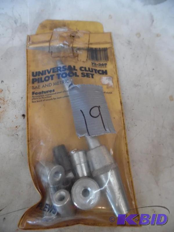 Universal clutch alignment tool