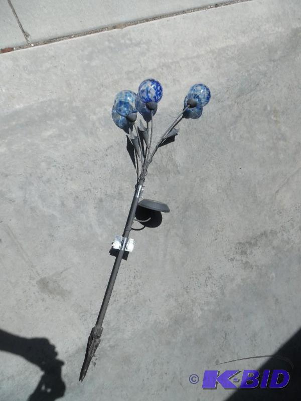 Garden solar lights