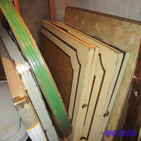 Folding & Card Tables