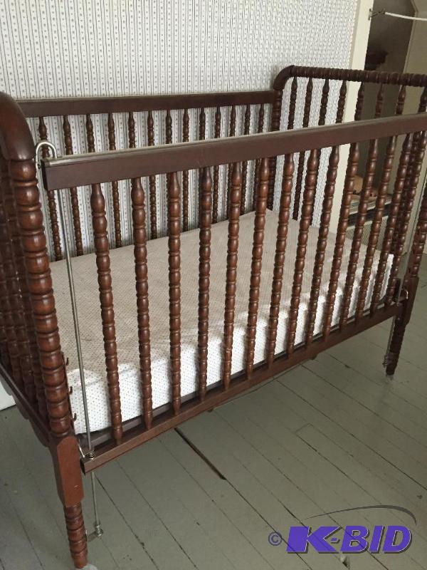 Jenny Lind Crib