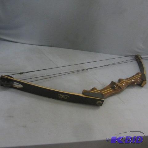 lot 101 image: Browning Hunting Bow