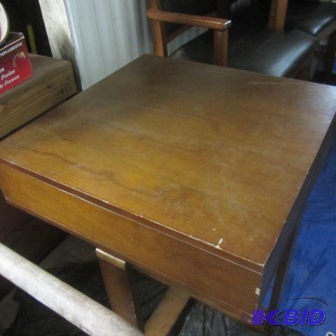 lot 2 image: Square End Table
