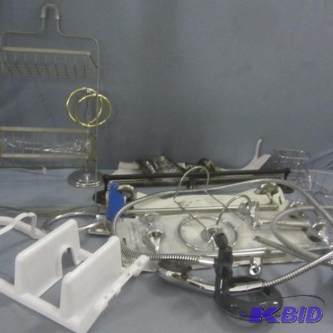 lot 25 image: Bathroom Fixtures