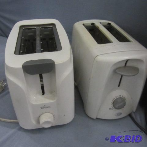 lot 35 image: Kitchen Appliances