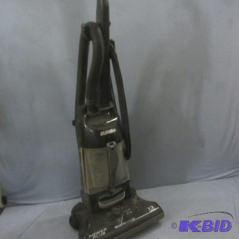 lot 6 image: Eureka Upright Vacuum