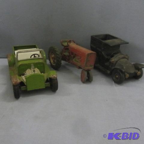 lot 82 image: Nylint Toys, Planter