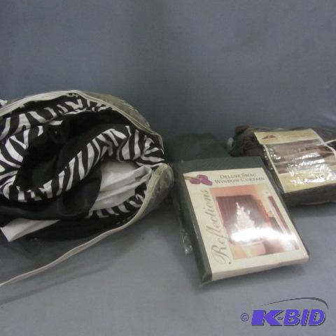 lot 97 image: Comforter, Sofa Cover