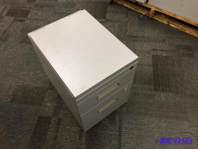 lot 1004 image: Small file cabinet