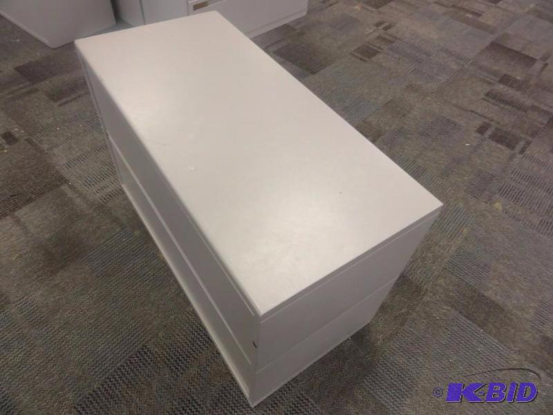 lot 38 image: Meridian 2-shelf file cabinet