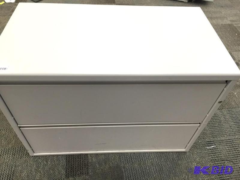 lot 5 image: 2-drawer file cabinet, wide