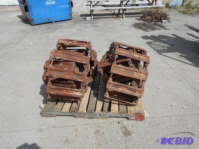lot 10 image: Loegering Tire Crawlers Skid Steer Tracks. 195 long.
