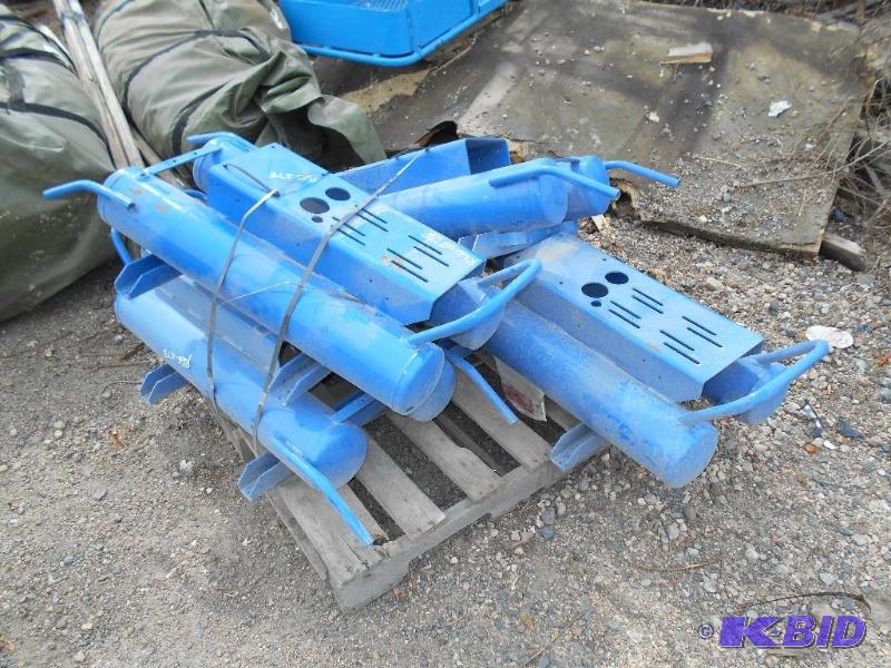 lot 13 image: One Compressor Tank