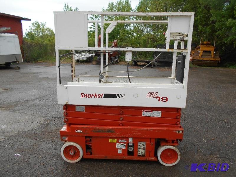 lot 4 image: Very Clean Snorkel SL-19 Scissorlift. Works.