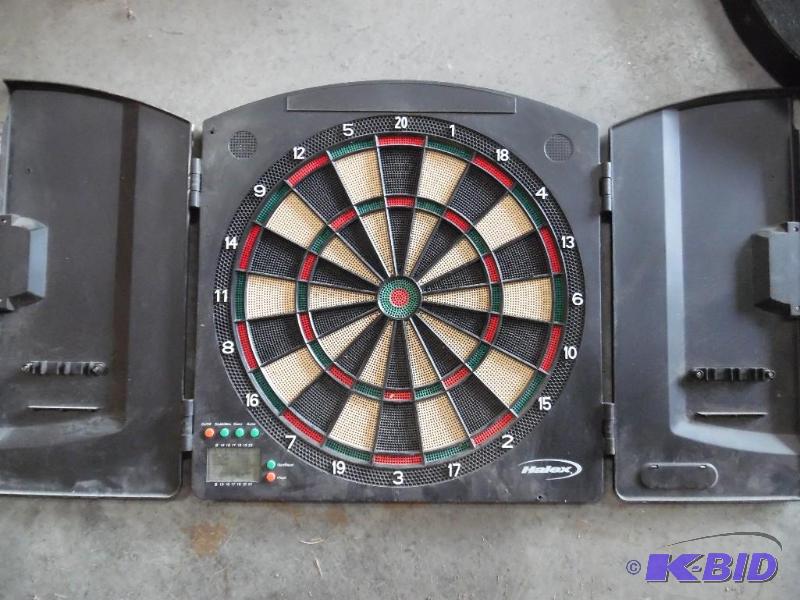 Electronic dart board