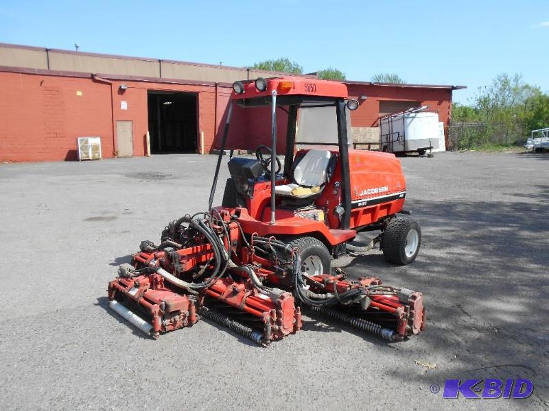 lot 1 image: Jacobsen ST 5111 Reel Lawnmower. Starts, Runs and Cuts. 11 Cutting Width.