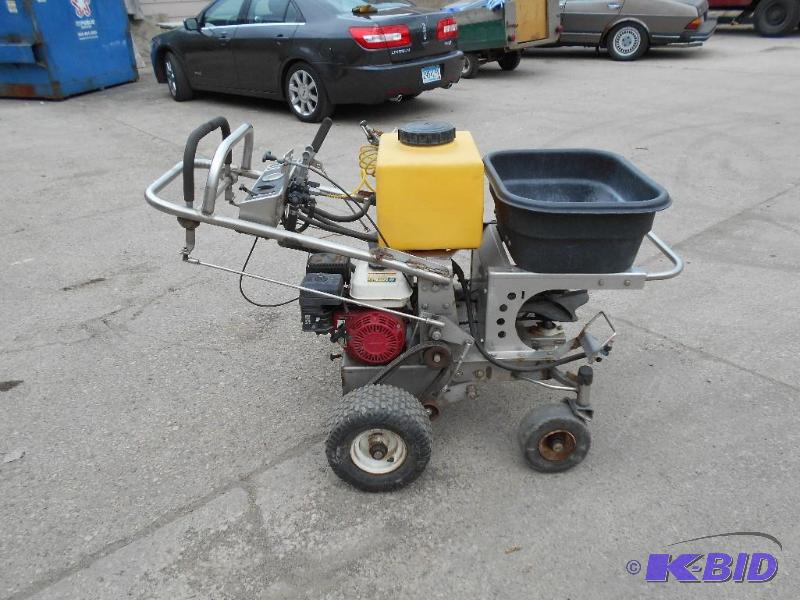 lot 4 image: LT Rich Z Spray WB-36 Spreader  Sprayer. Runs