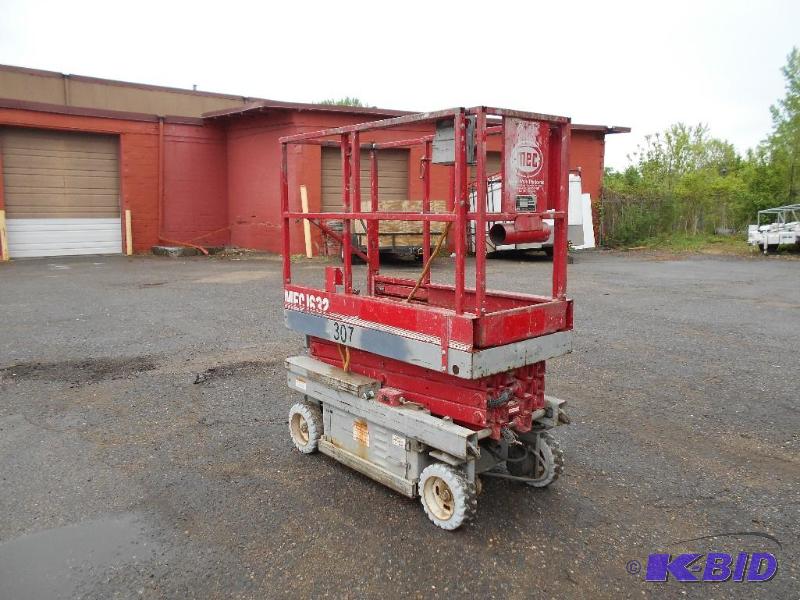 MEC 1632 Scissorlift. Works. Good Batteries. NO RESERVE
