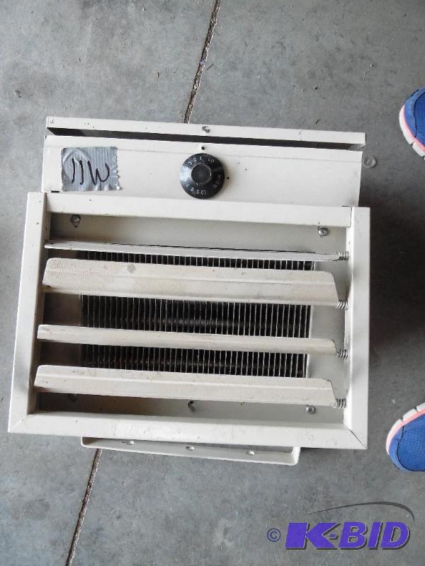 Wall mount heater