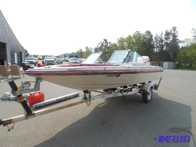 1984 Baja Boat