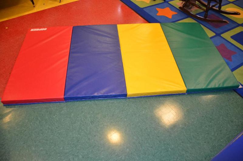 lot 112 image: Gopher gymnastic mat - each section is 24x48&...