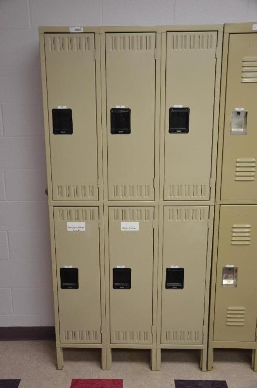 lot 139 image: Tennsco lockers - 6 lockers in one unit, 12x3...