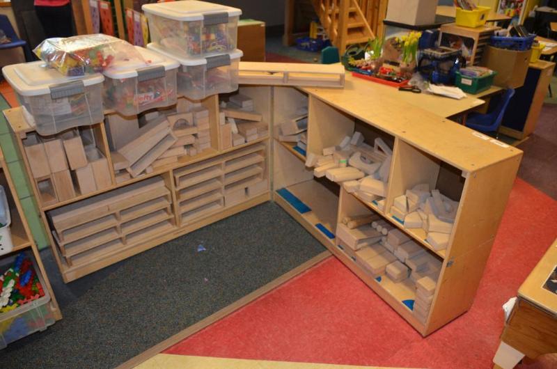 lot 165 image: 2 connected shelves on wheels, each is 48x12x...