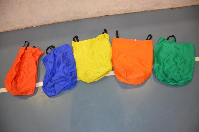 lot 212 image: 5 nylon bags. Each one is approximately 20 in...