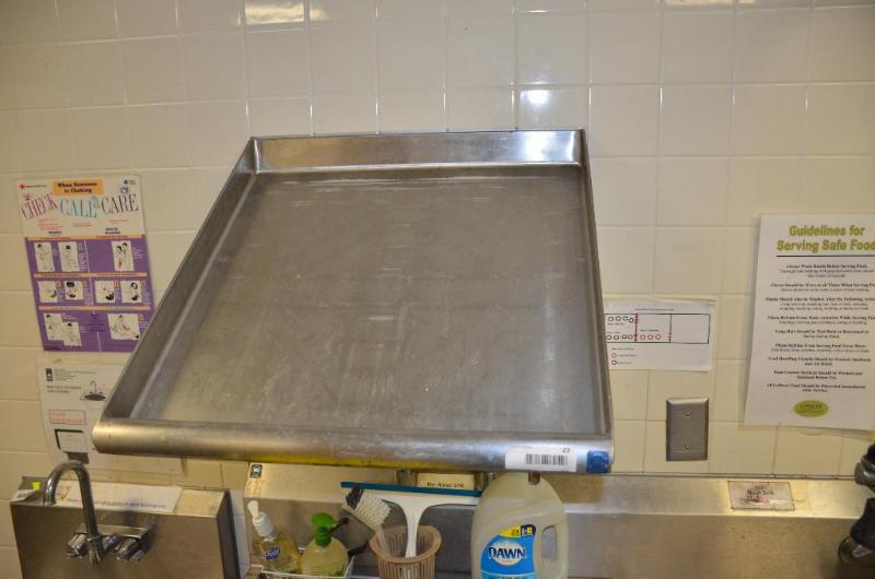 lot 23 image: Stainless steel shelf&nbsp20x13x24" Bri...