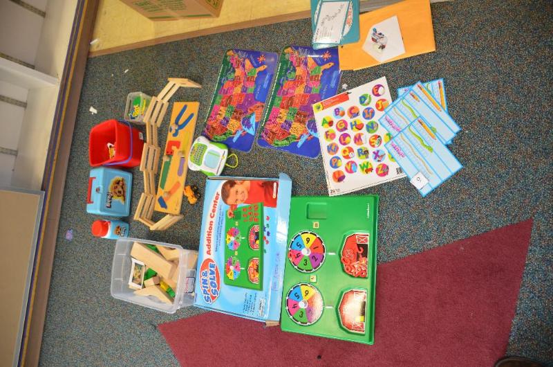 lot 232 image: Toys - Benji lunch box, cars, blocks, puzzles...