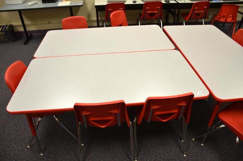 lot 57 image: 1 table (adjustable height), 2 chairs 30x60x2...
