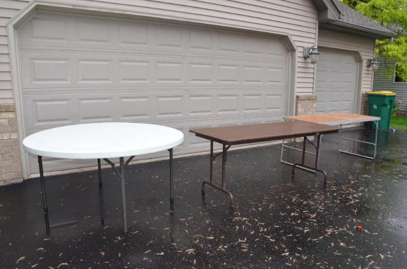 lot 134 image: 3 folding tables (1 is 29.5&quotx62") (...