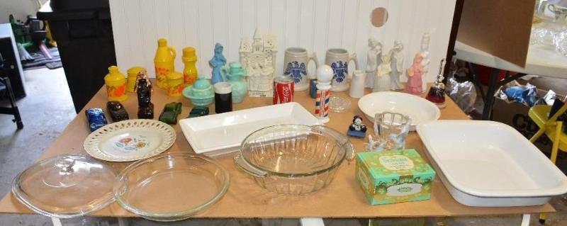 lot 135 image: Large lot of glassware including Avon Pennsy...