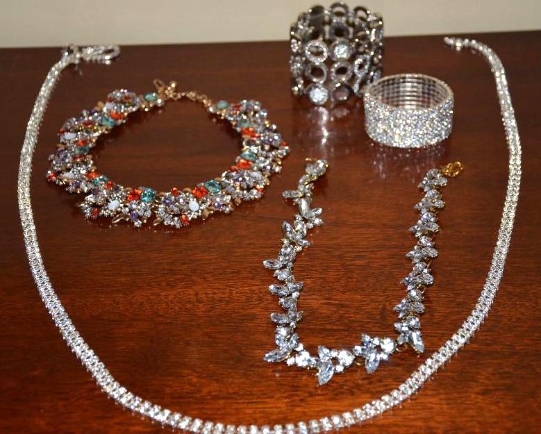 lot 144 image: Vintage jewelry  bracelets,ring, necklaces...