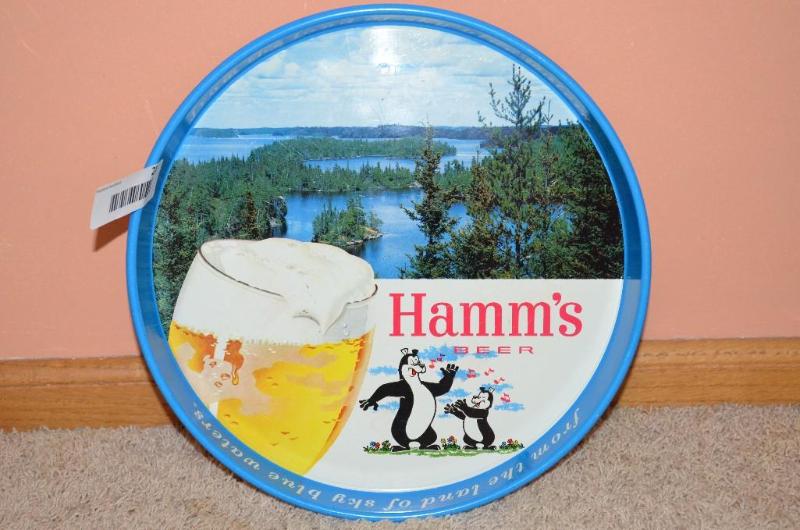 lot 21 image: Vintage Hamms beer sign in great shape which...