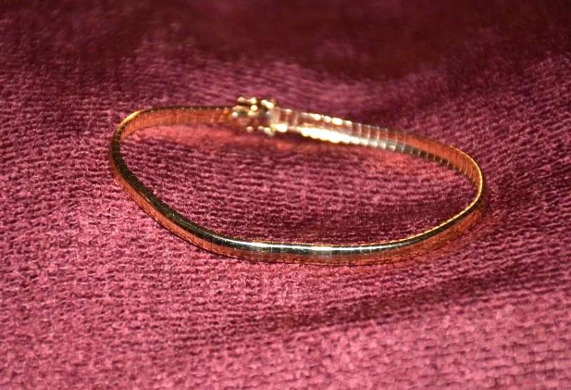 lot 2A image: 14k GOLD Bracelet- pretty heavy duty bracelet...