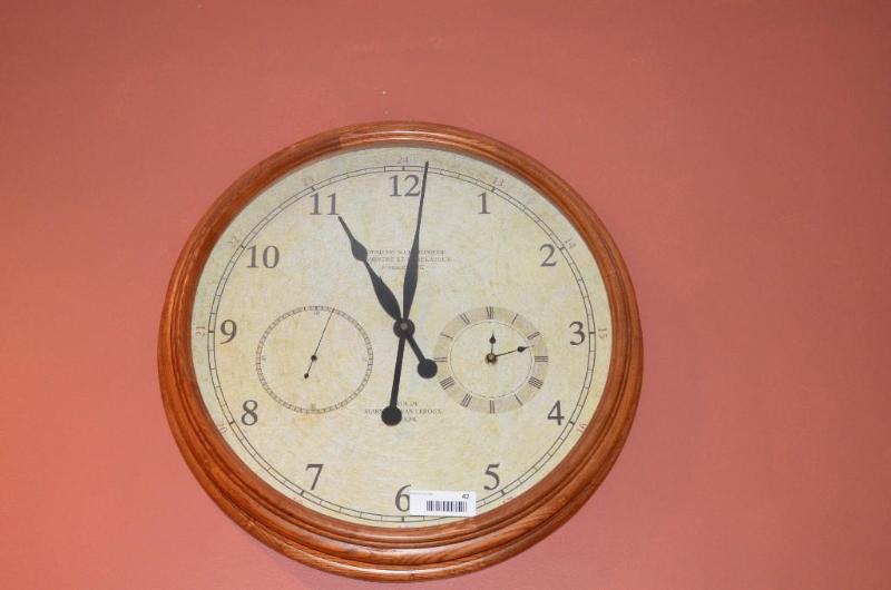 lot 42 image: Exposition de LHorlogerie Le Montre Et Regul...