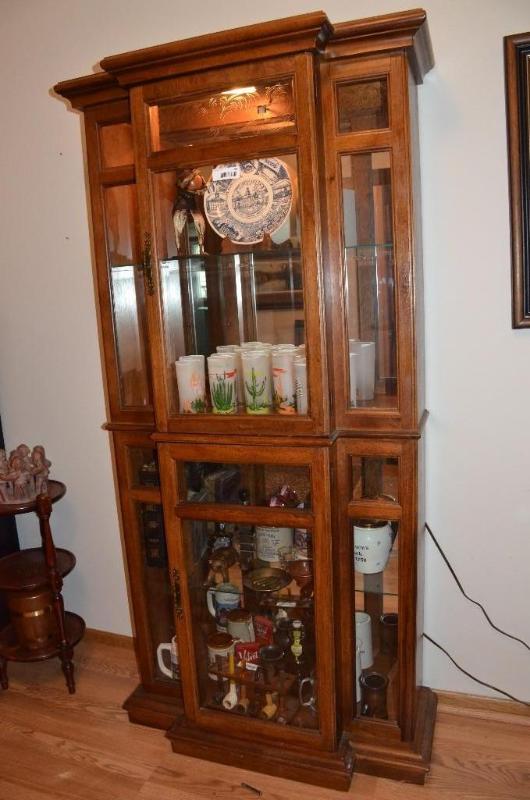 lot 44 image: Beautiful wooden display case with scrolled e...