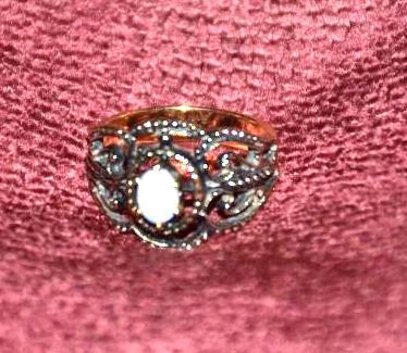 lot 4B image: 14k gold ring. with opal...