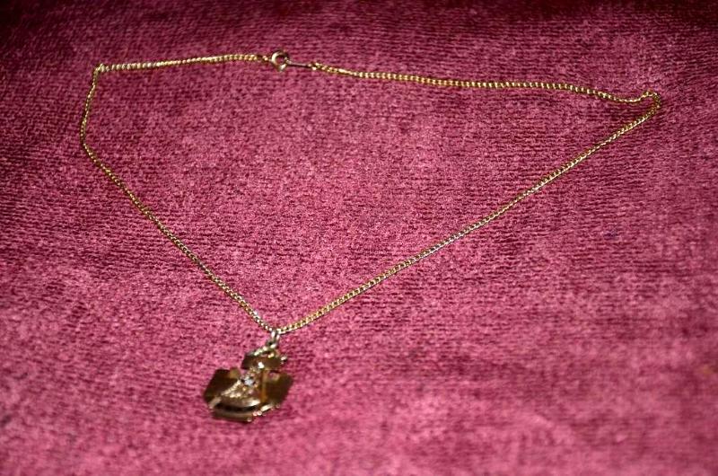 lot 4G image: 14k GOLD Pendant and necklace- not sure if ne...