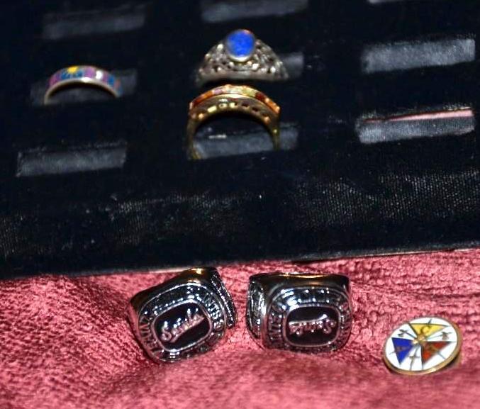 lot 4M image: Collectible rings including Baseball St Paul ...