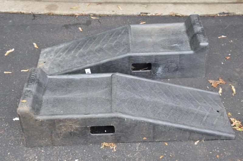 lot 76 image: Blitz Rhino Ramp. 12,000 GVW Capacity. 36&quo...